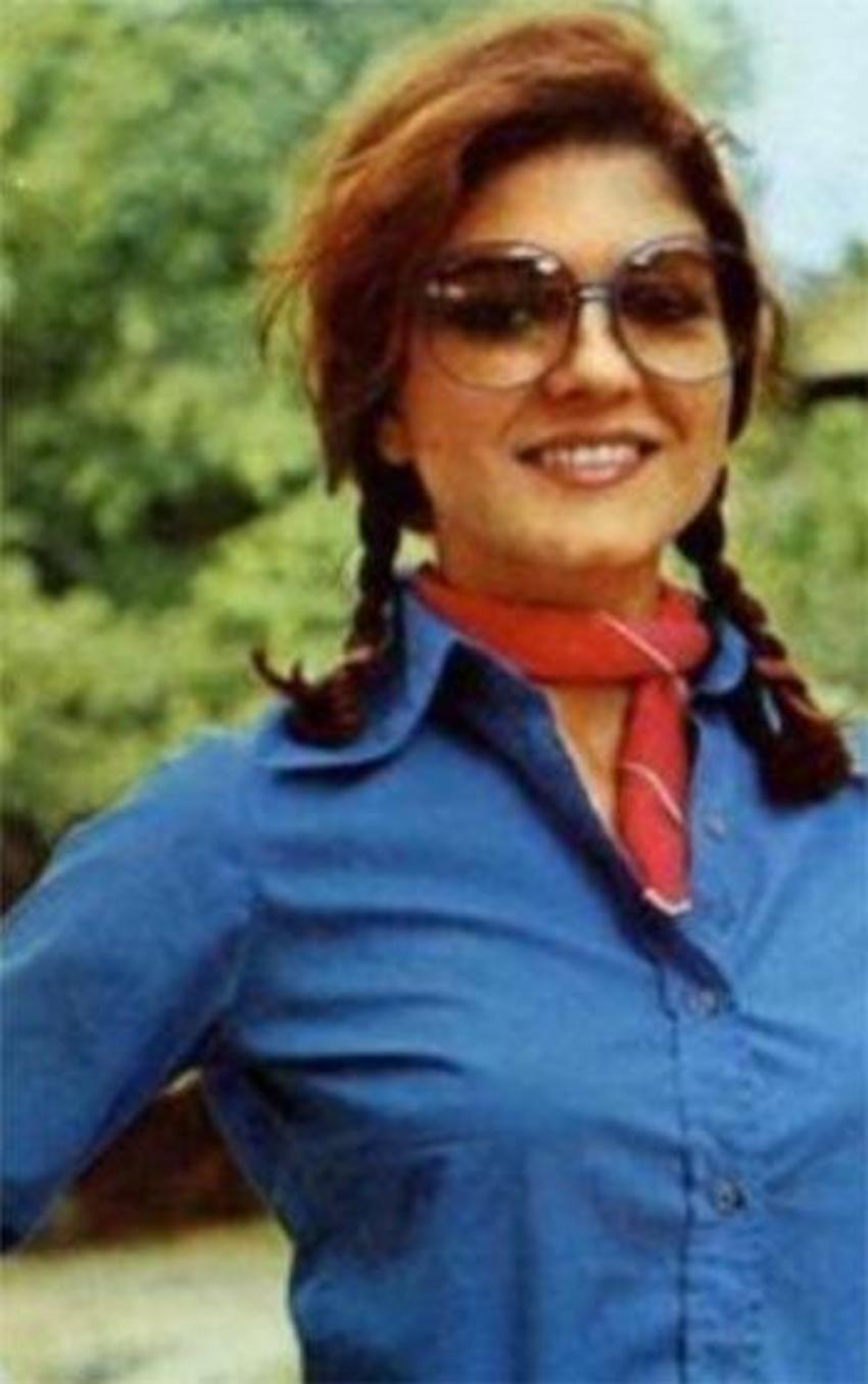 Gülden Karaböcek'in kızından, Demet Akalın'ın 'Enişteci' yorumuna yanıt!