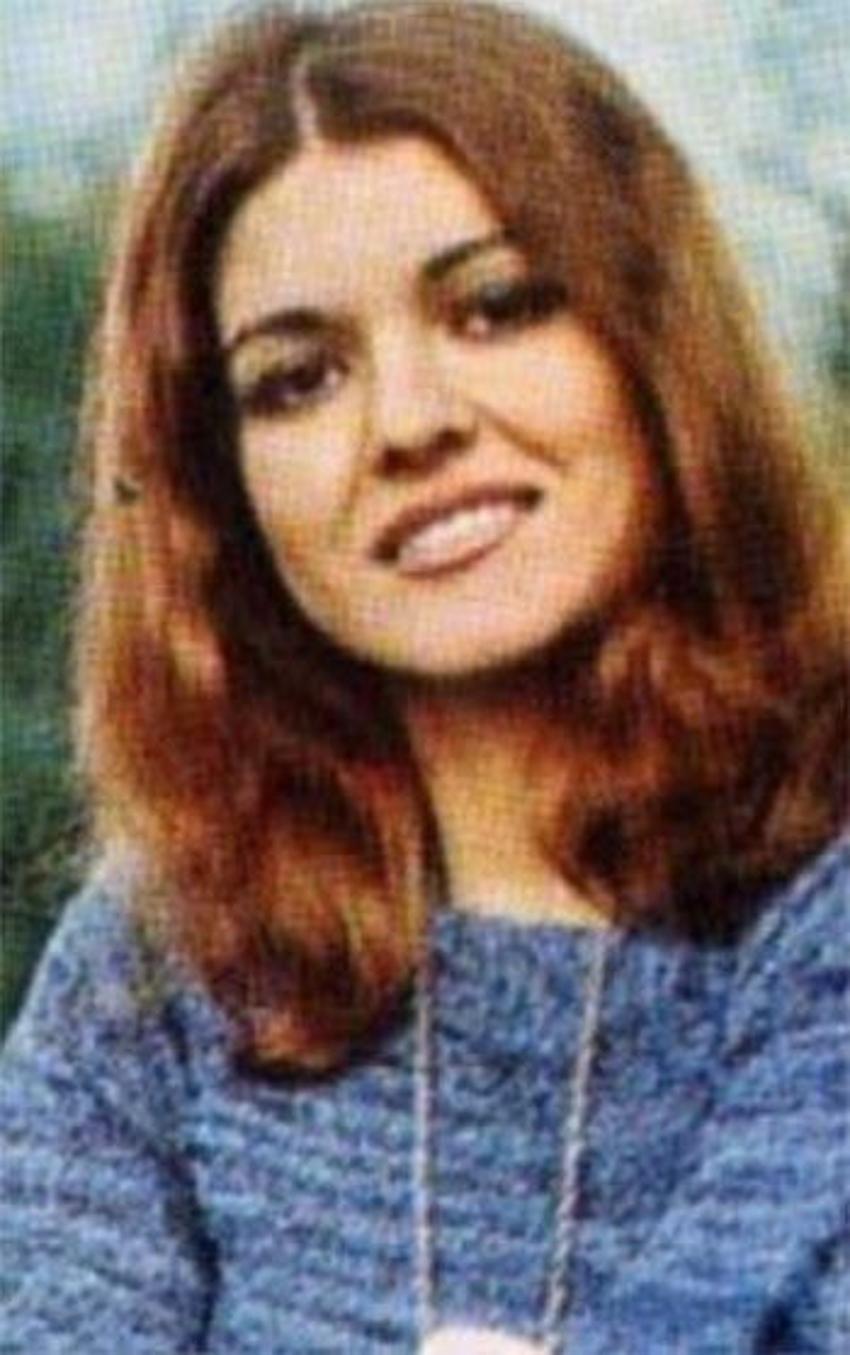 Gülden Karaböcek'in kızından, Demet Akalın'ın 'Enişteci' yorumuna yanıt!