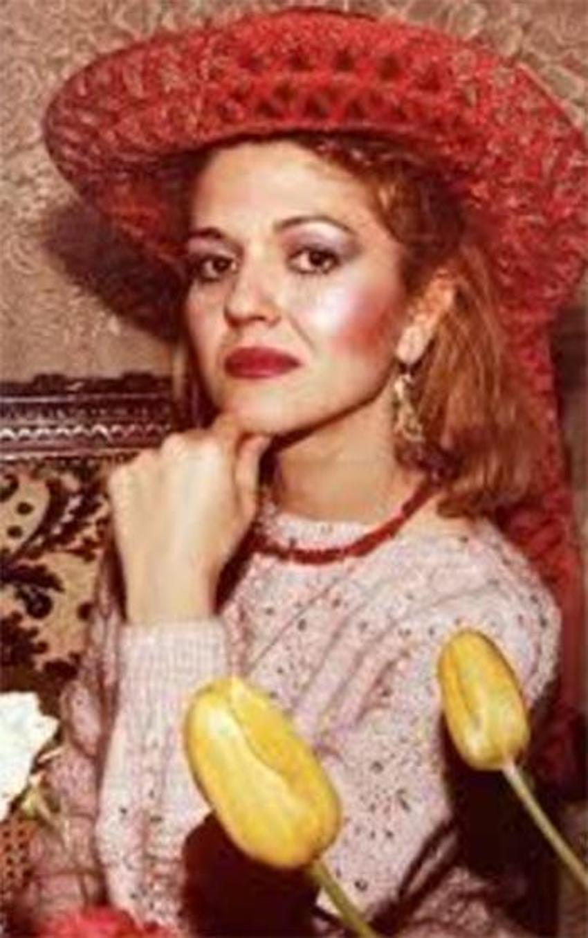 Gülden Karaböcek'in kızından, Demet Akalın'ın 'Enişteci' yorumuna yanıt!