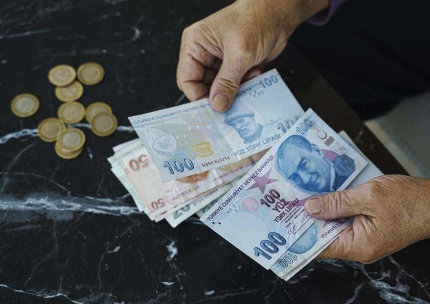 Emekli aylıklarına ve memur maaşlarına dev zam! Hesap değişti, tablo netleşti