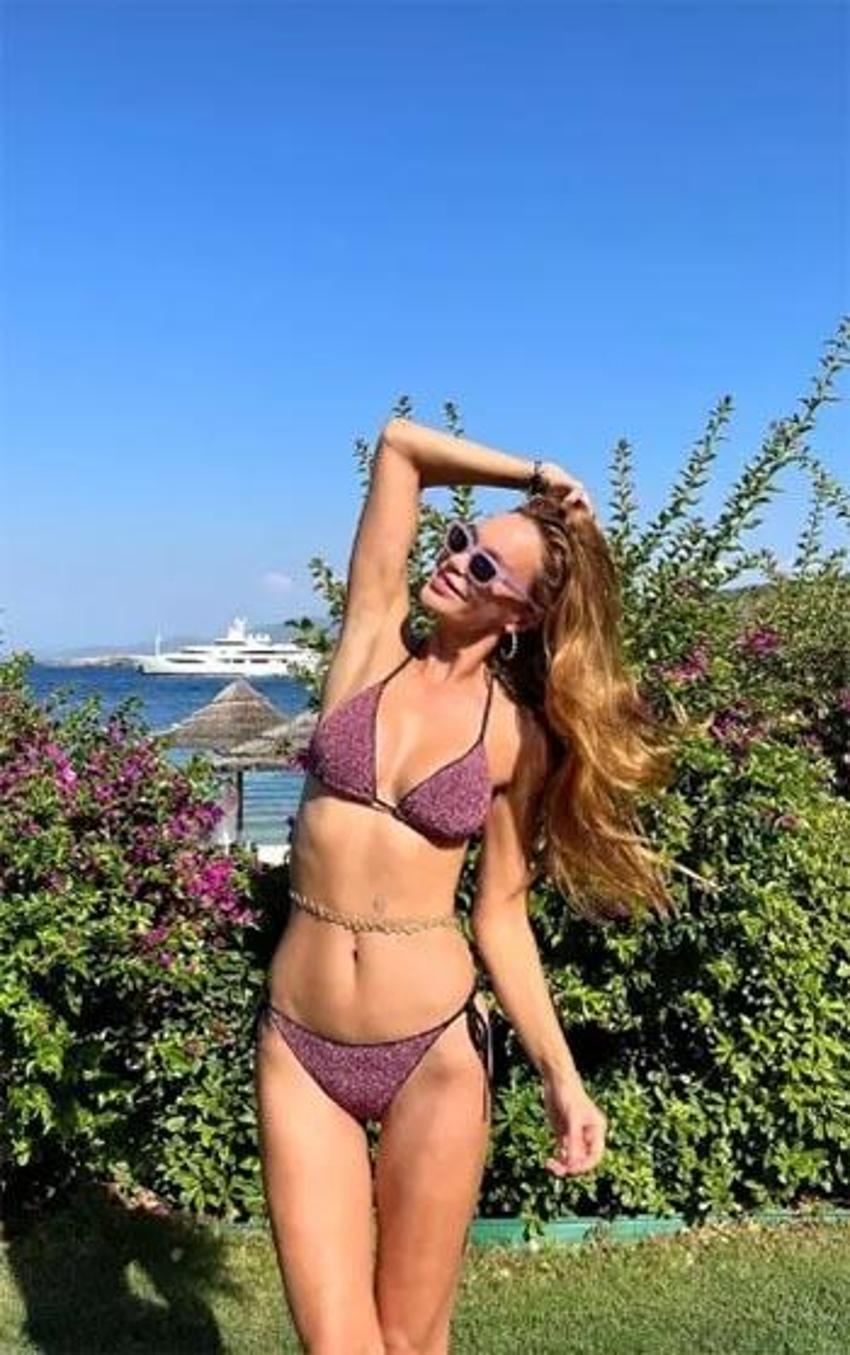 Ebru Şallı bikinisi ile hayran bıraktı: Kusursuz fiziğiyle göz kamaştırdı