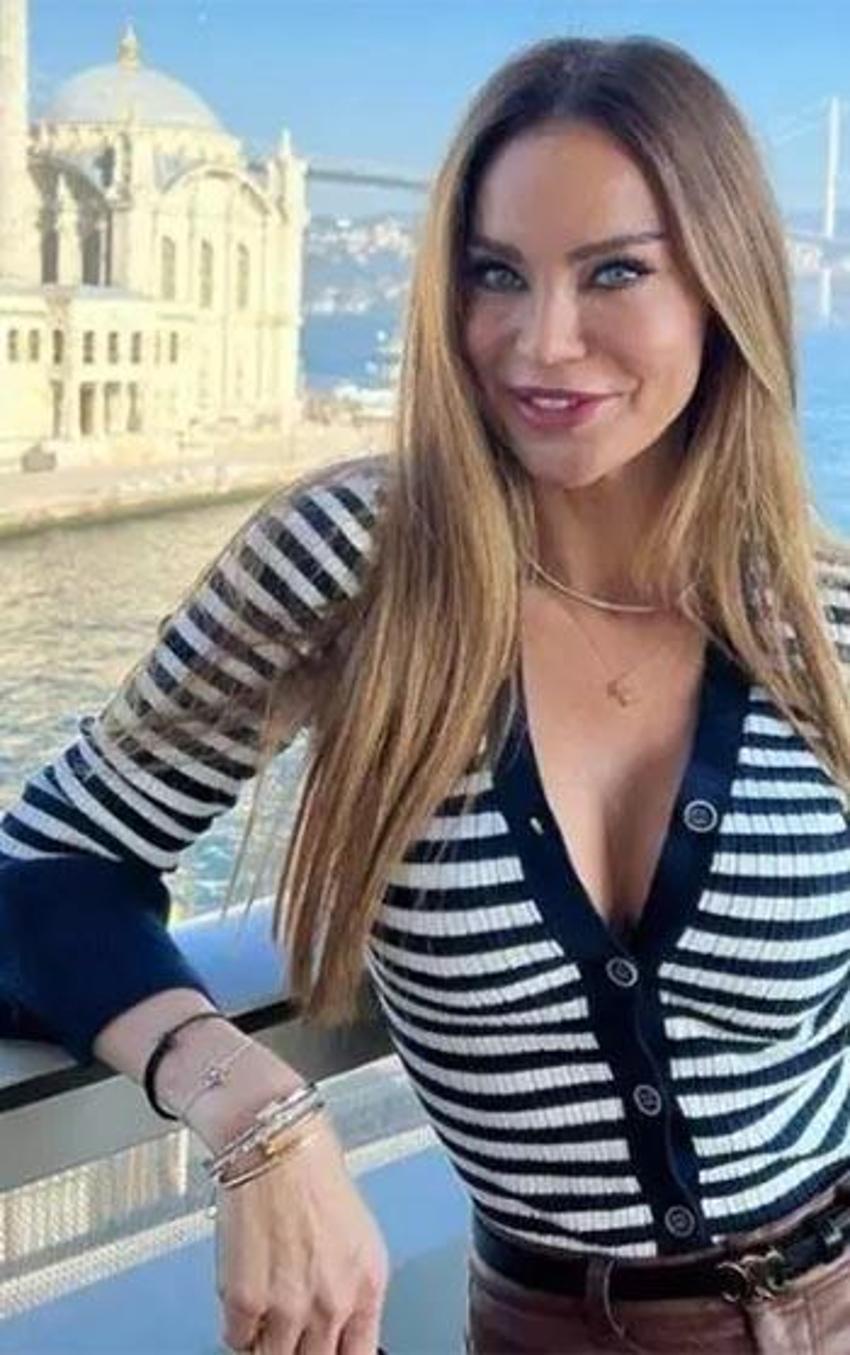 Ebru Şallı bikinisi ile hayran bıraktı: Kusursuz fiziğiyle göz kamaştırdı