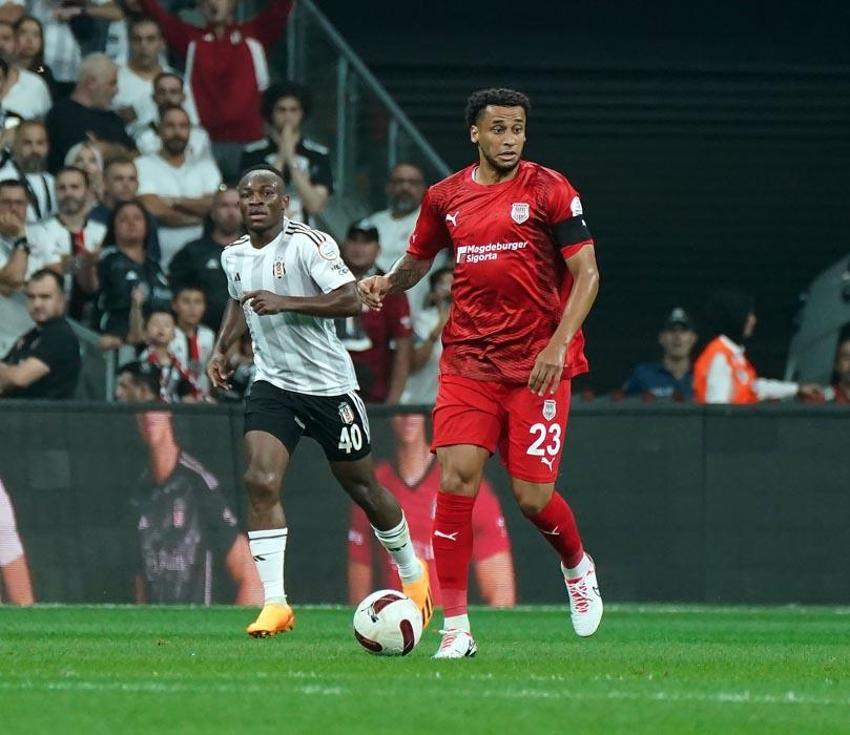Beşiktaş - Pendikspor maçında iptal edilen gol ve penaltı kararı! Top çizgiyi geçti mi?