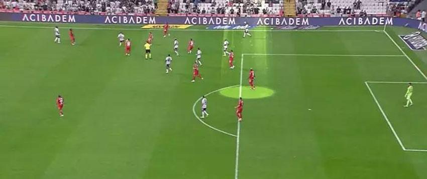 Beşiktaş - Pendikspor maçında iptal edilen gol ve penaltı kararı! Top çizgiyi geçti mi?