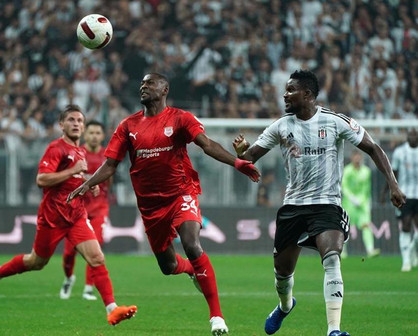 Beşiktaş - Pendikspor maçında iptal edilen gol ve penaltı kararı! Top çizgiyi geçti mi?