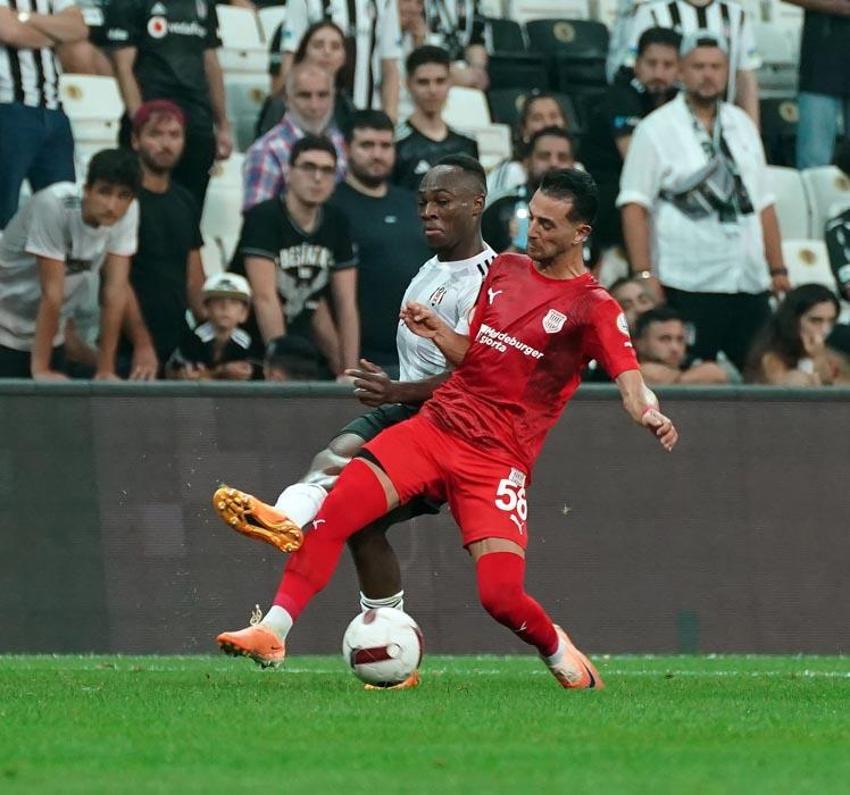 Beşiktaş - Pendikspor maçında iptal edilen gol ve penaltı kararı! Top çizgiyi geçti mi?