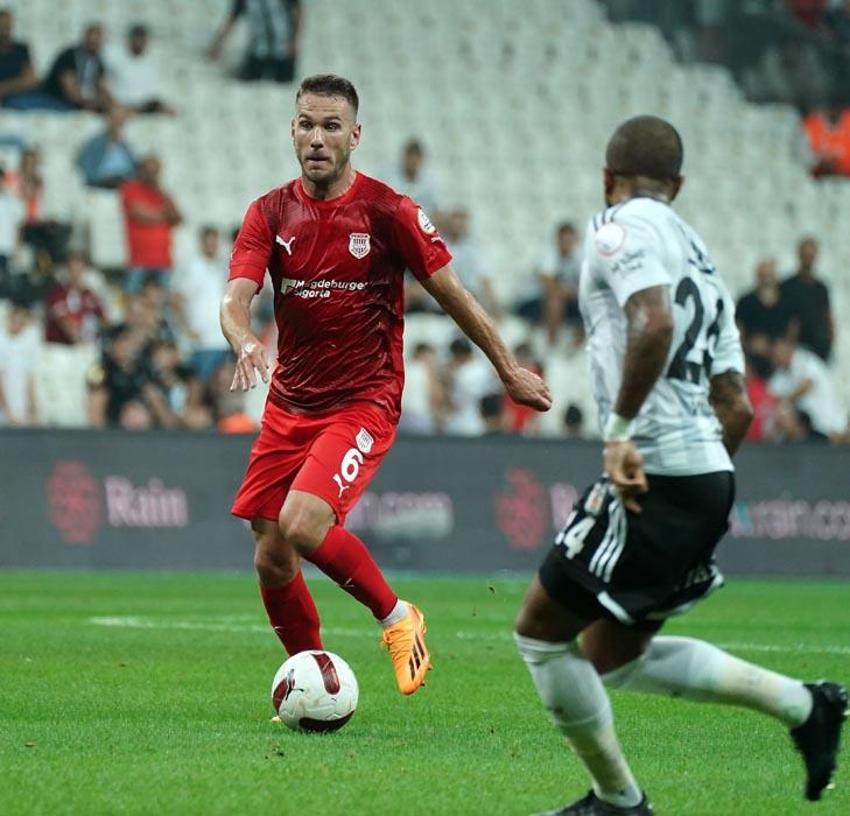 Beşiktaş - Pendikspor maçında iptal edilen gol ve penaltı kararı! Top çizgiyi geçti mi?