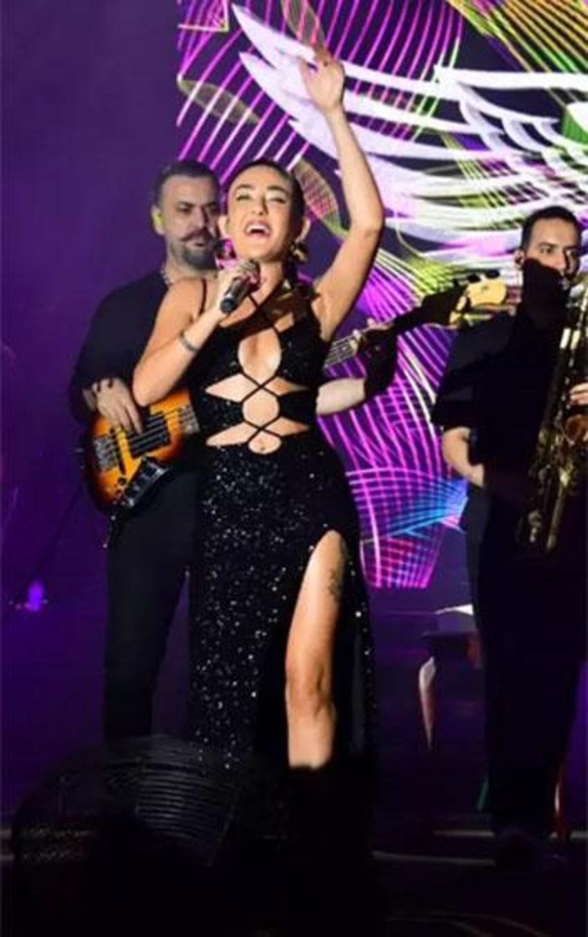 Melek Mosso'dan düğün açıklaması: 'O parayla bağış yapacağız'