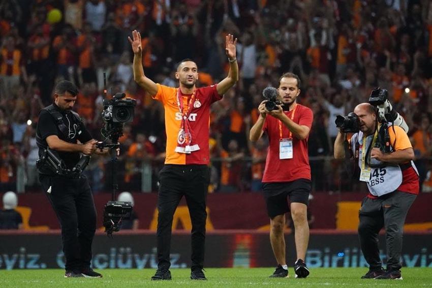 Transferde Galatasaray Ziyech'den sonra bir bomba daha patlatıyor! Londra'dan orta sahaya takviye...