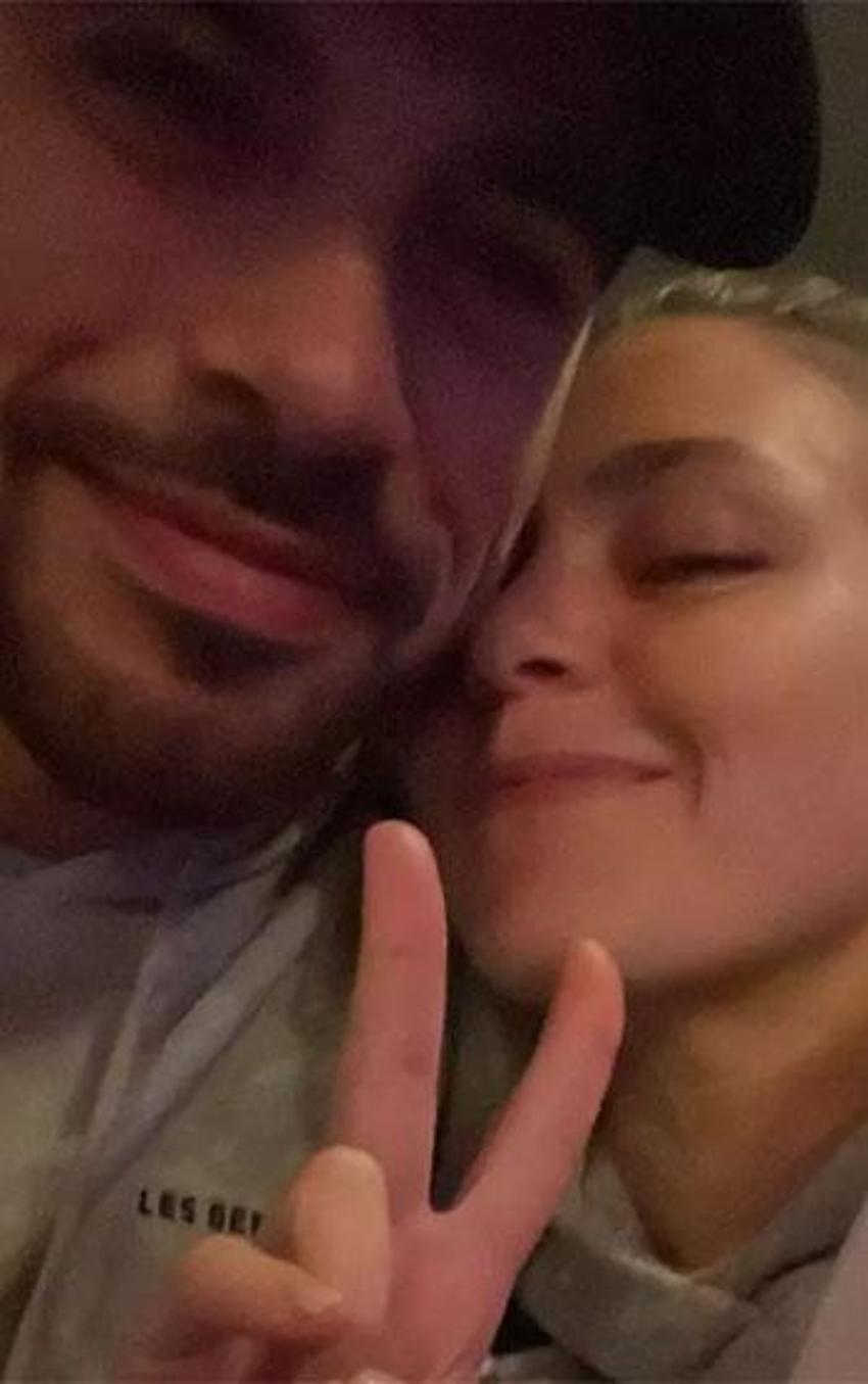 Aslı Enver doğum kilolarından kurtuldu: Havuz pozu çok beğenildi