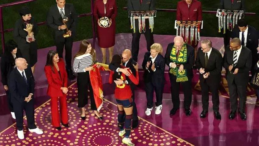 İspanya FIFA 2023 Kadınlar Dünya Kupası'nda şampiyon oldu, seremonideki skandal şok etkisi yarattı! Başkan hakkında seks partisi iddiaları