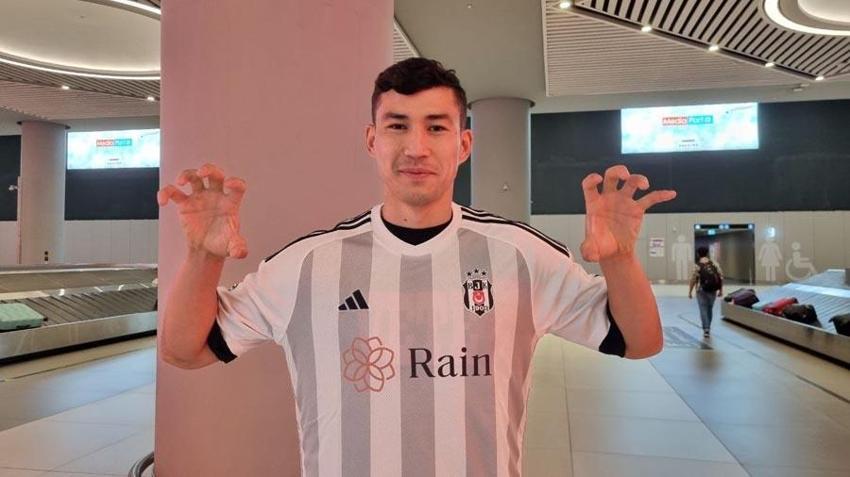 Beşiktaş son transferini resmen açıkladı! Genç futbolcu ile 4 yıllık sözleşme: Kale hariç her yerde oynayabiliyor