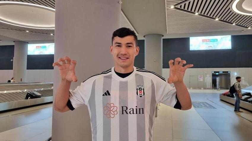 Beşiktaş son transferini resmen açıkladı! Genç futbolcu ile 4 yıllık sözleşme: Kale hariç her yerde oynayabiliyor