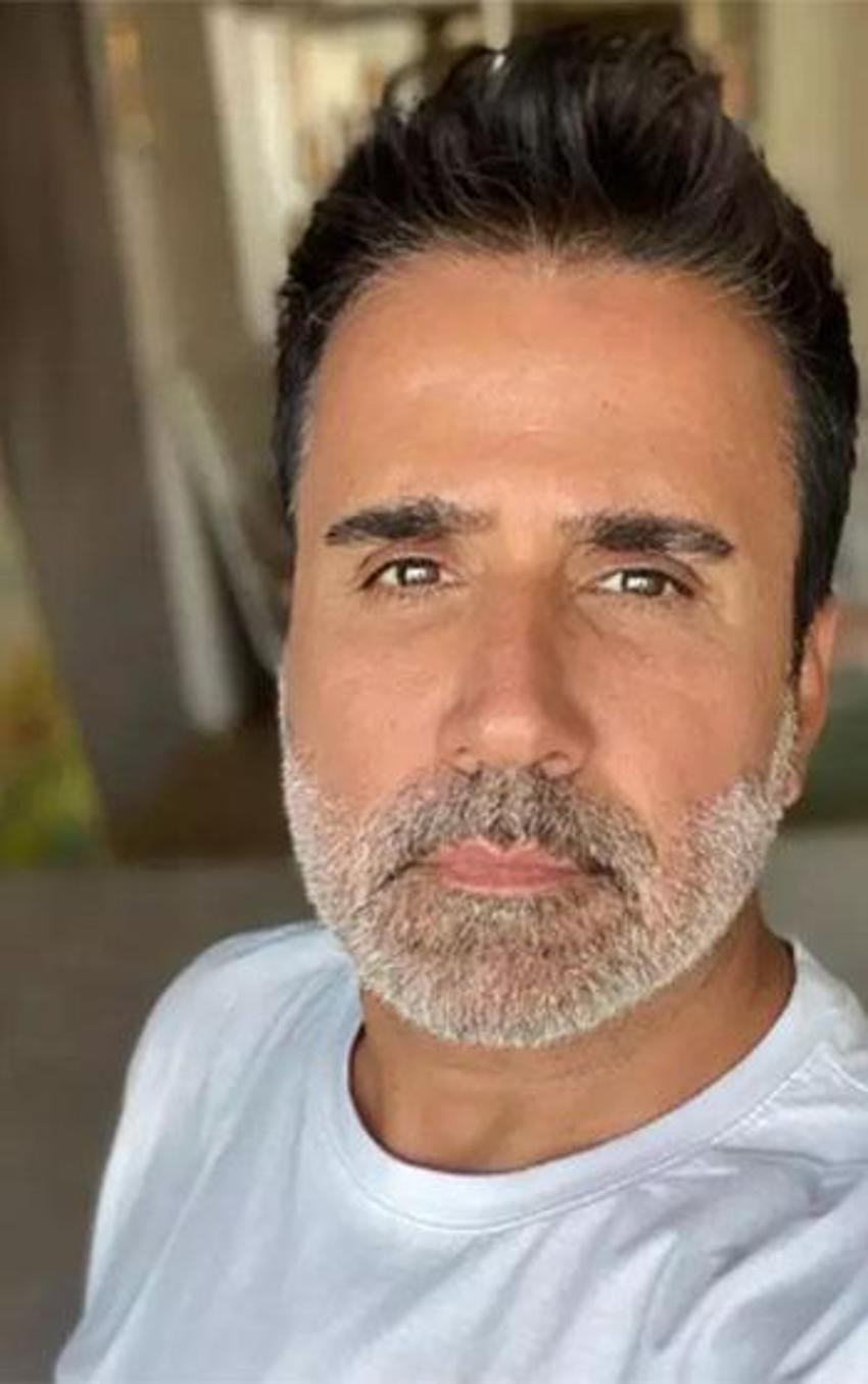 Emrah'ın çocuklarıyla verdiği poz tepki çekti!