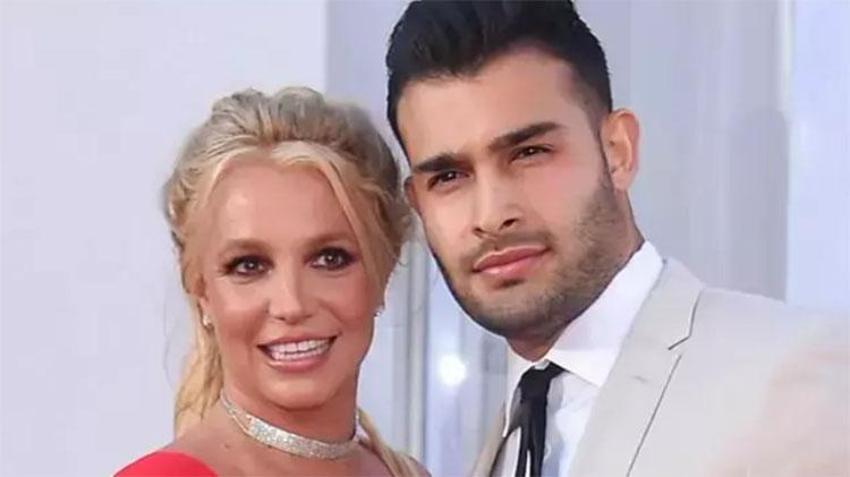 Britney Spears altı erkekle boşanma partisi verdi!