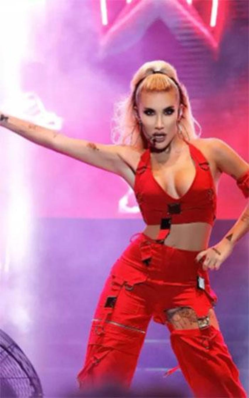 İrem Derici - Atakan Işıktutan aşkı bitti! Ünlü şarkıcı oraya koştu