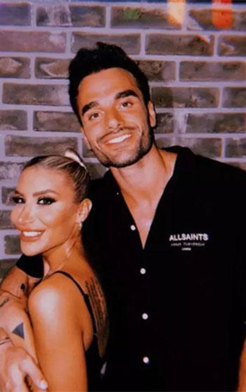 İrem Derici İspanya tatilinde yakınmaya başladı! Takipçileri tepkisiz kalamadı 