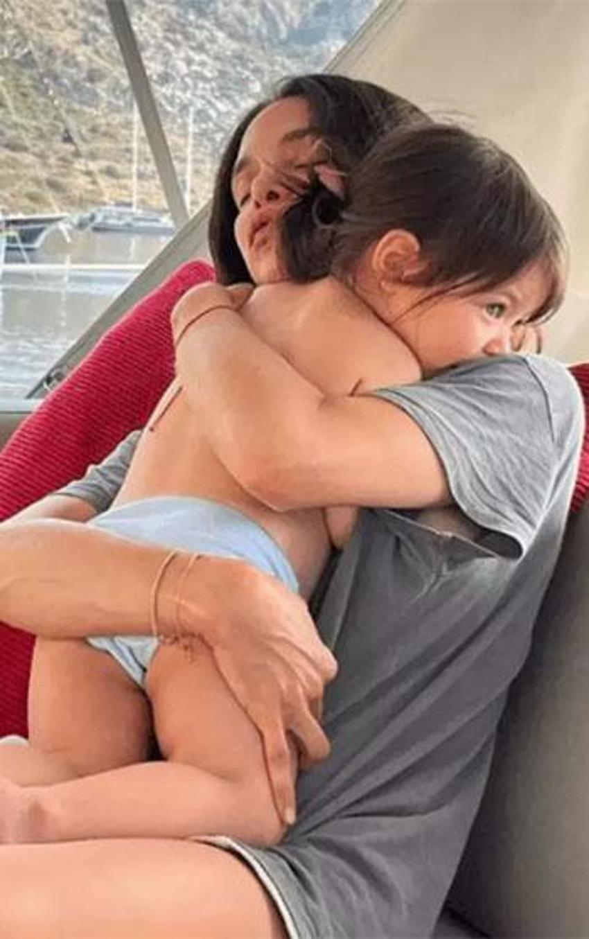 Hepsi grubunun Cemre'si eşinin çektiği fotoğraflara isyan etti