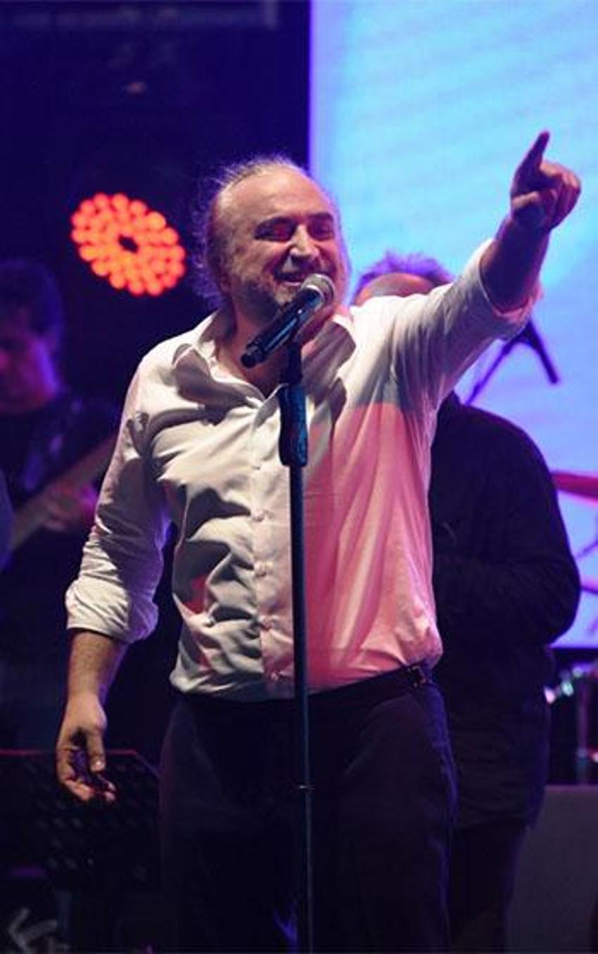 Volkan Konak ardında 33 yıllık acılı bir eş, üç çocuk ve milyonlarca sevenini bıraktı