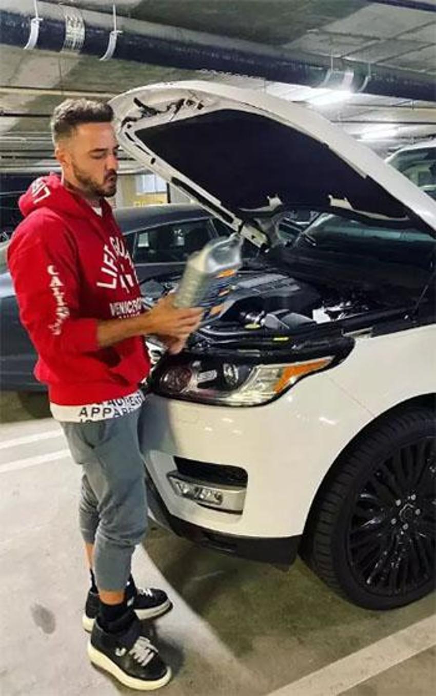 Gökhan Özen 7 yıl sonra Türkiye'ye döndü: Eski eşi hakkında ilk kez konuştu