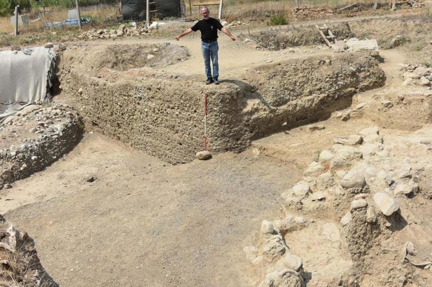 İzmir'de 8 bin 200 yıllık keşif! Yeşilova Höyüğü'nde ortaya çıkarıldı