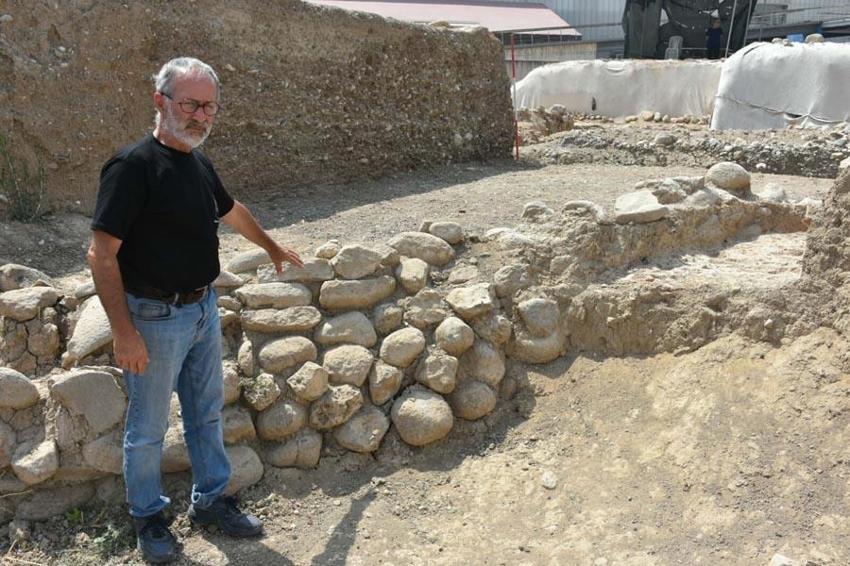 İzmir'de 8 bin 200 yıllık keşif! Yeşilova Höyüğü'nde ortaya çıkarıldı