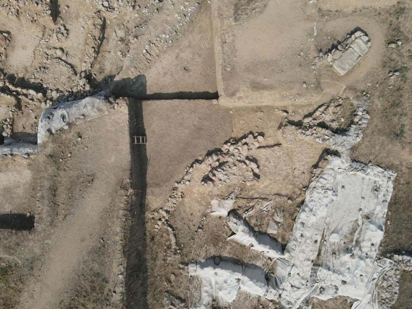 İzmir'de 8 bin 200 yıllık keşif! Yeşilova Höyüğü'nde ortaya çıkarıldı