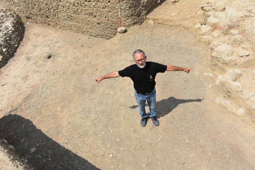 İzmir'de 8 bin 200 yıllık keşif! Yeşilova Höyüğü'nde ortaya çıkarıldı