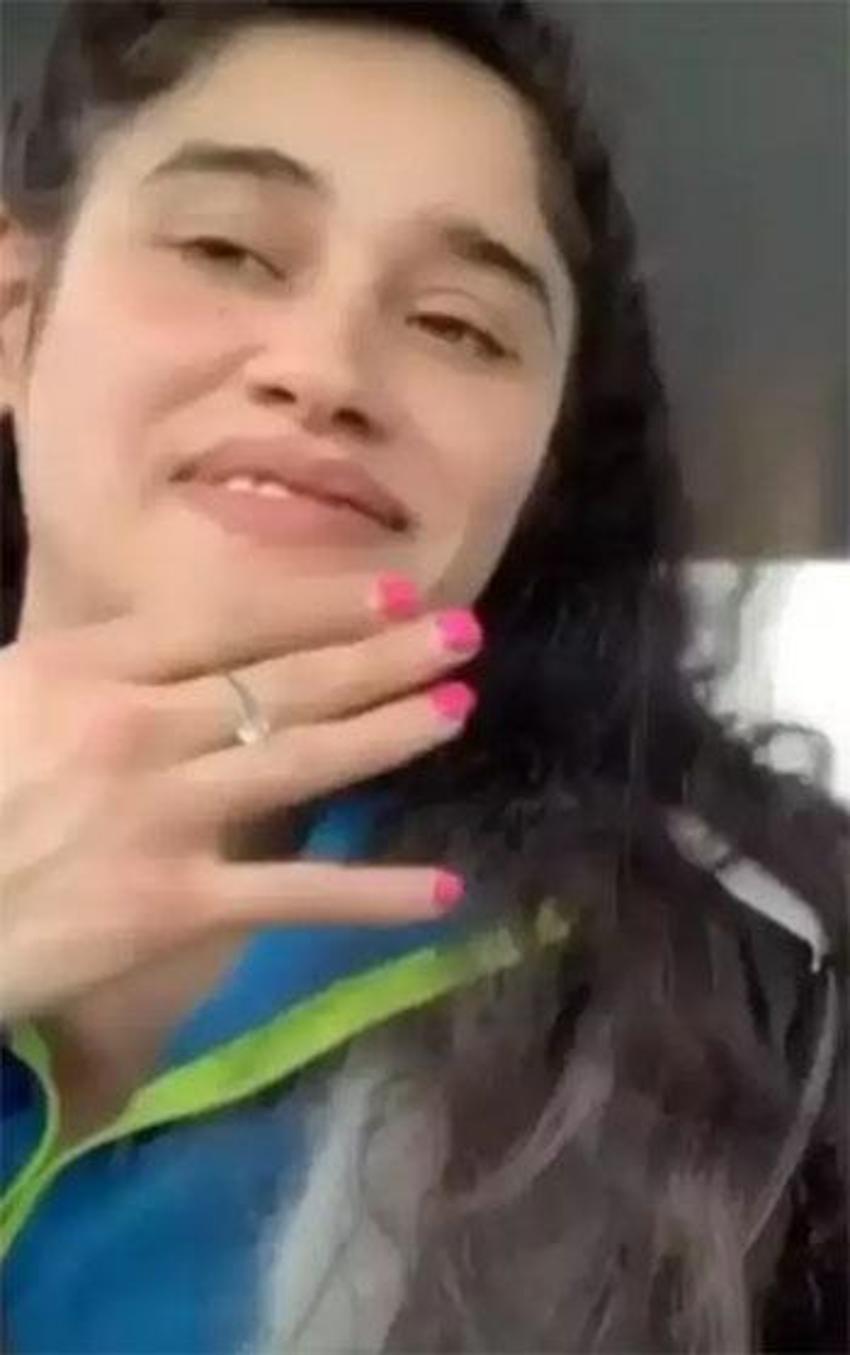 Meltem Miraloğlu'dan şaşırtan poz! 84 yaşındaki Patrick Grady ile evliliği çok konuşulmuştu