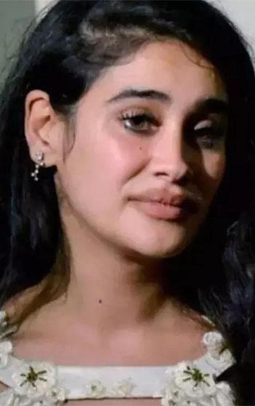 Meltem Miraloğlu'dan şaşırtan poz! 84 yaşındaki Patrick Grady ile evliliği çok konuşulmuştu