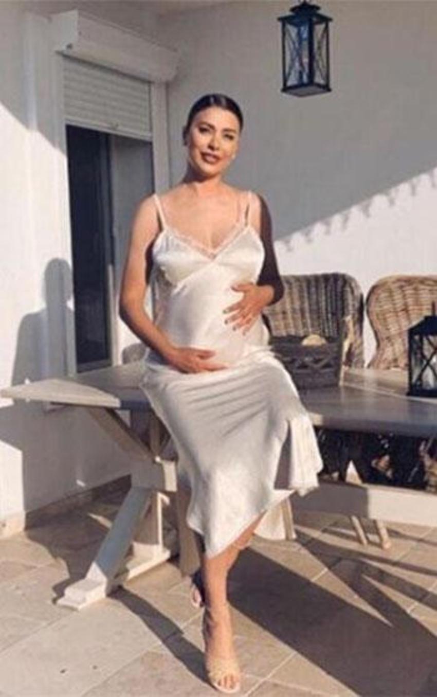 Ebru Şancı'dan güldüren paylaşım: 'Böyle beceriksiz kadınlar da koca buluyor'