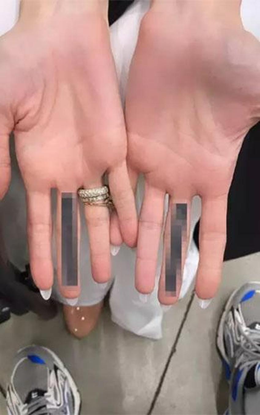 Angelina Jolie'nin dövmeleri gündem oldu