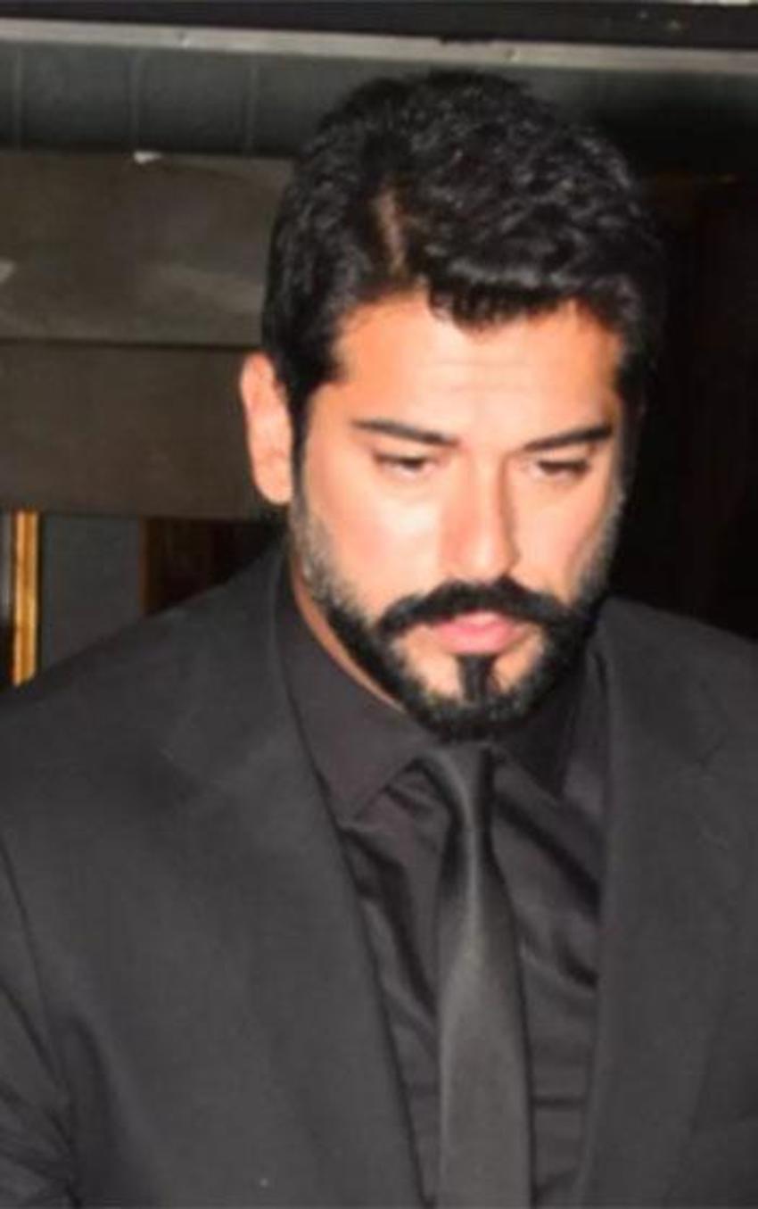 Ünlü oyuncu Burak Özçivit'ten hasret dolu sözler: Onları çok özledim