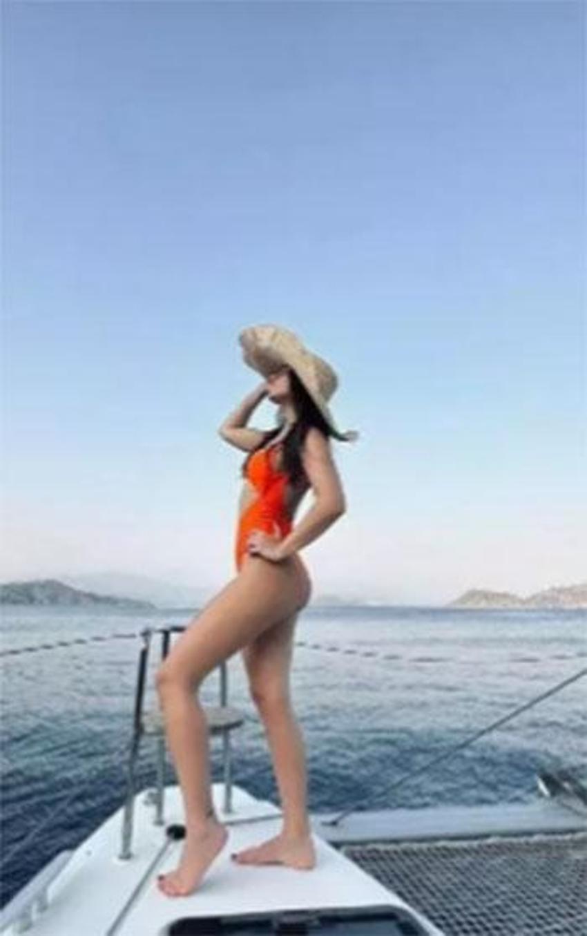 Simge Sağın'ın bitmeyen tatili: Pozları çok beğenildi