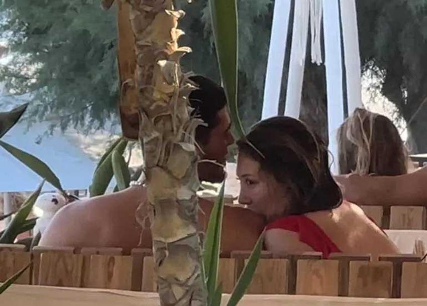 Yasmin Erbil ile Yiğit Poyraz Bodrum'dan romantik anlar! Sevgilisini ısırdı!