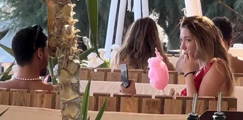 Yasmin Erbil ile Yiğit Poyraz Bodrum'dan romantik anlar! Sevgilisini ısırdı!