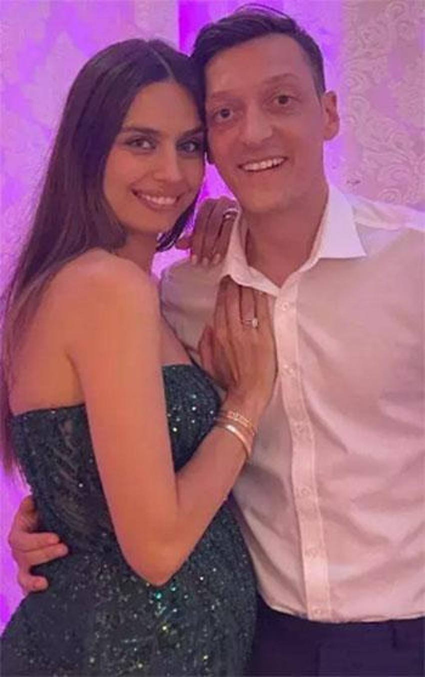 Amine Gülşe'den radikal karar: İlk yorum eşi Mesut Özil'den geldi