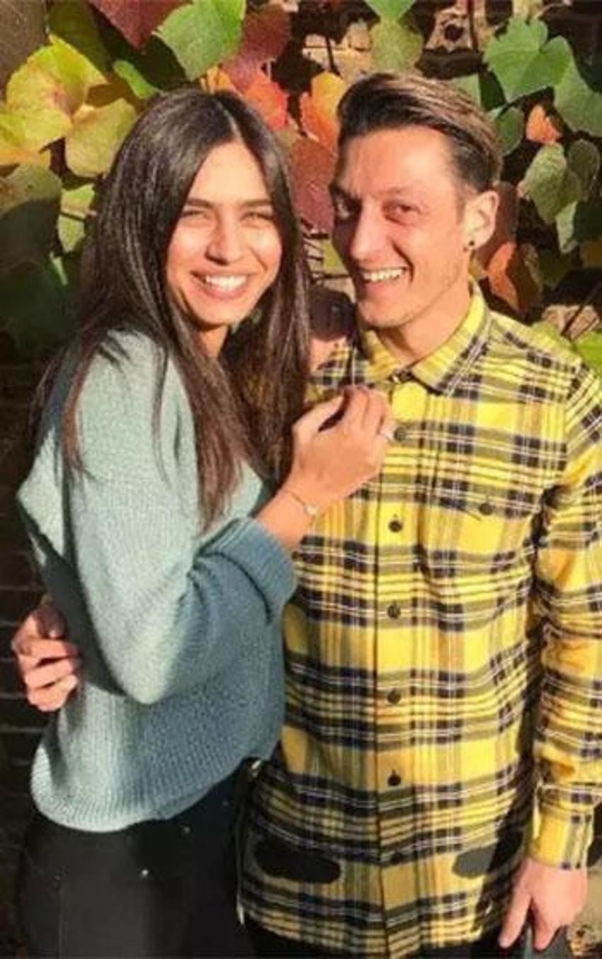 Amine Gülşe'den radikal karar: İlk yorum eşi Mesut Özil'den geldi