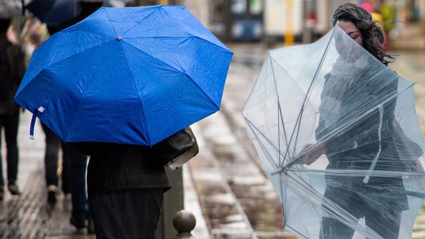 Kuvvetli sağanak yağış İstanbul dahil birçok ili vuracak! Meteoroloji'den son dakika uyarısı