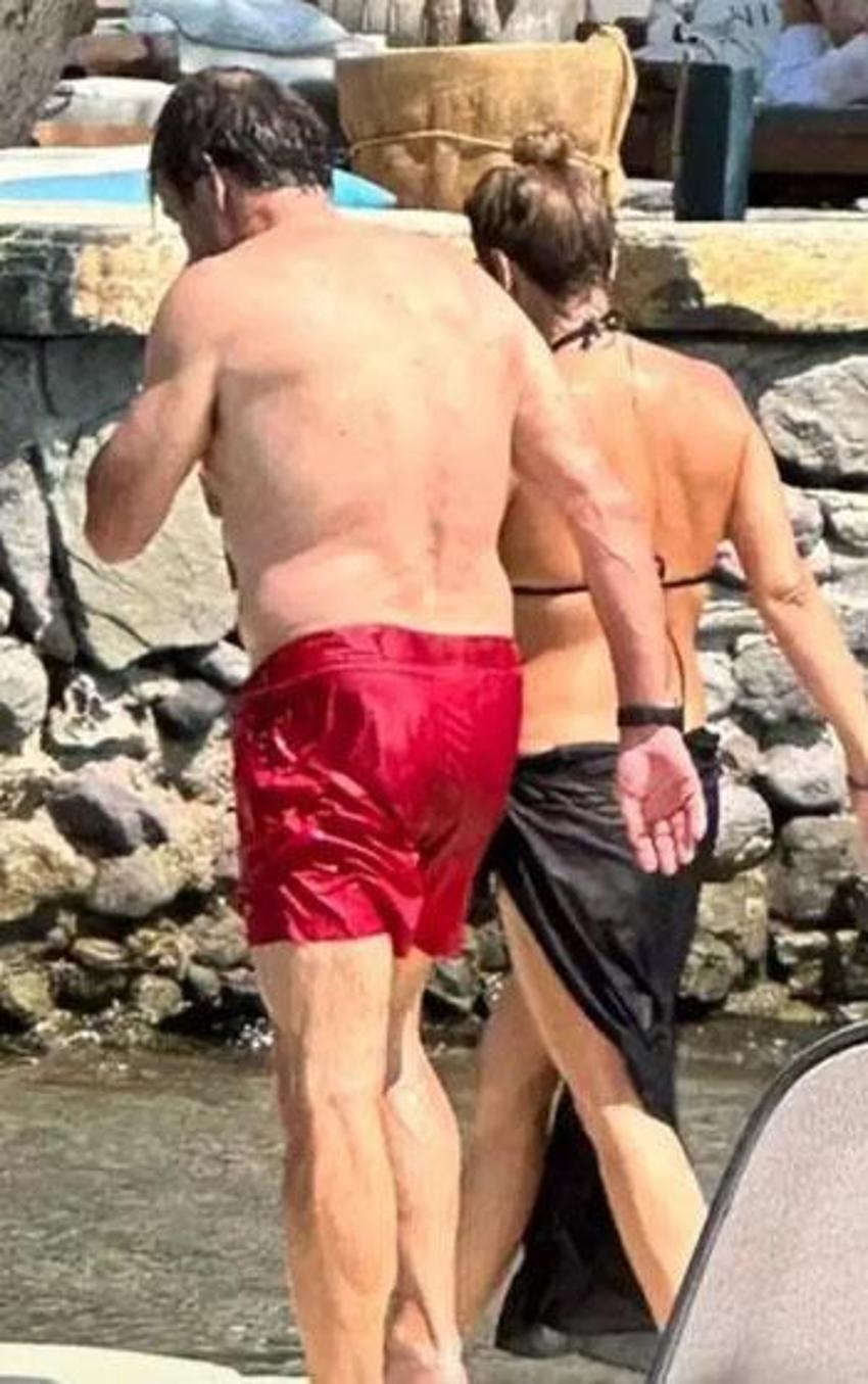 Kaya Çilingiroğlu sevgilisiyle el ele görüntülendi