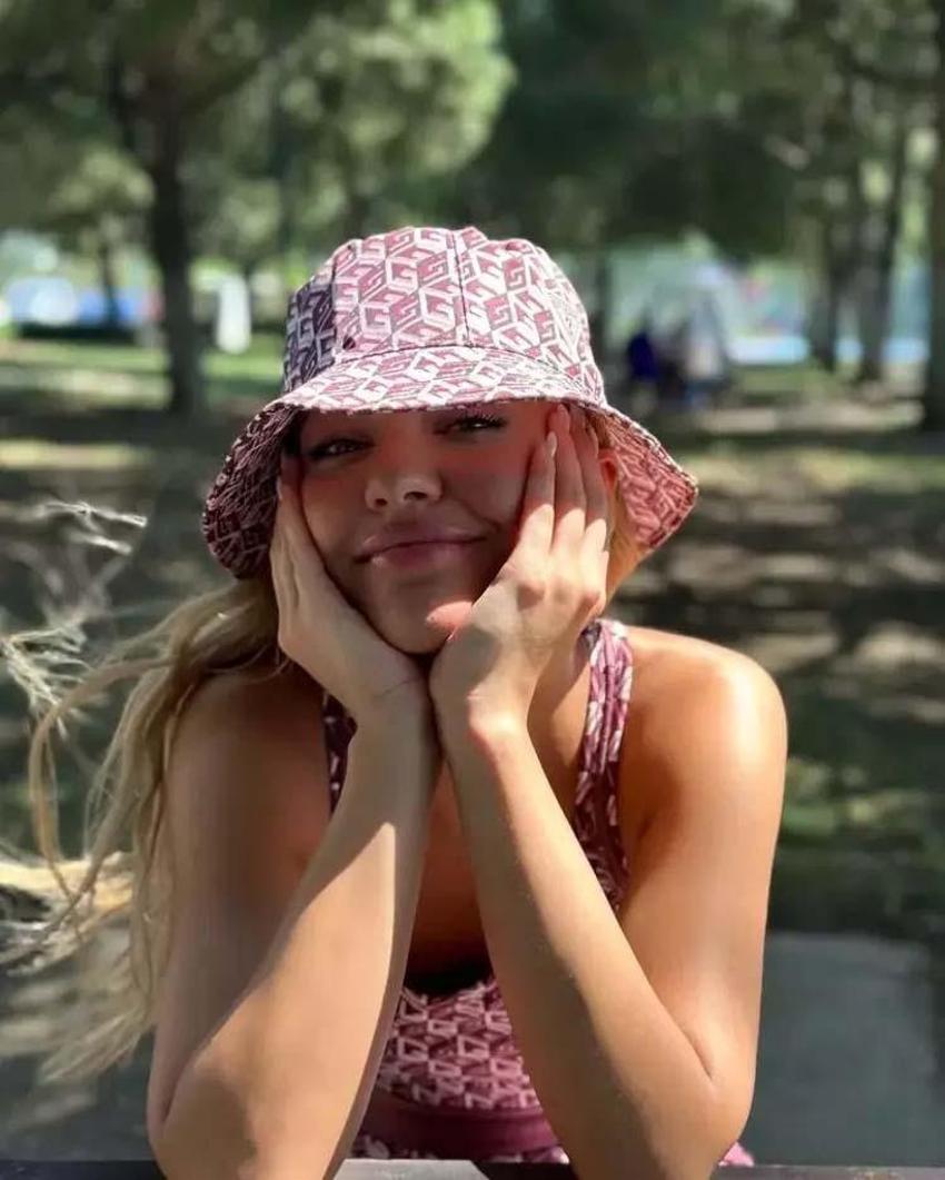 Melisa Döngel'den ilginç güzellik sırrı: Benden size yeni bir bilgi, basur kremi sürün!
