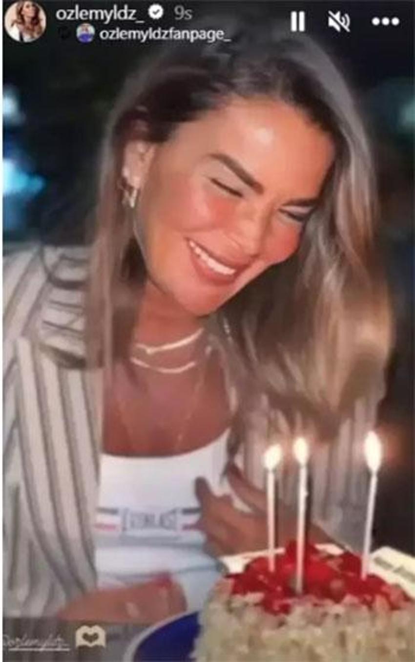 Özlem Yıldız'a sevgilisi Mete Vardar'dan romantik kutlama