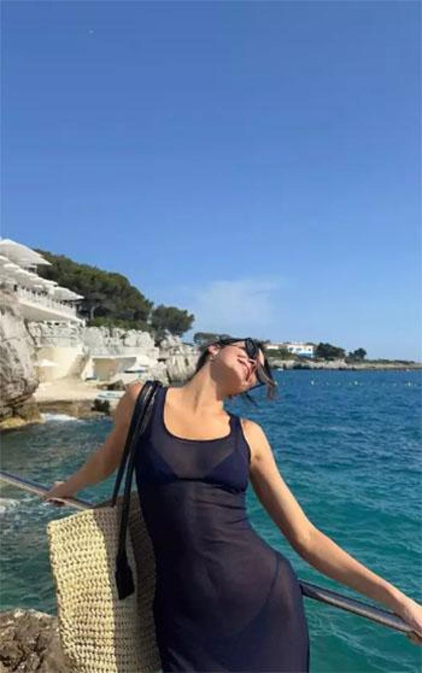 Kendall Jenner'ın bikinili pozlarına beğeni yağdı