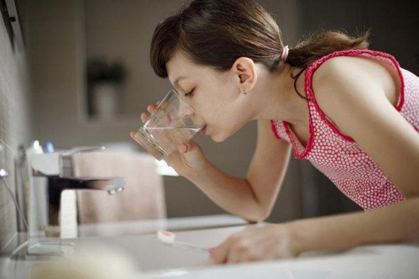 Geçmeyen ağız kokusuna kesin şifa olacak 7 yöntem! Diş hekimleri mutlaka öneriyor