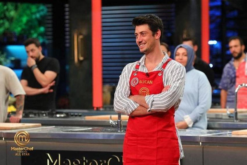 Sergen yeni düşmanını buldu! MasterChef All Star'da Kerem ve Sergen tezgah başında tartıştı