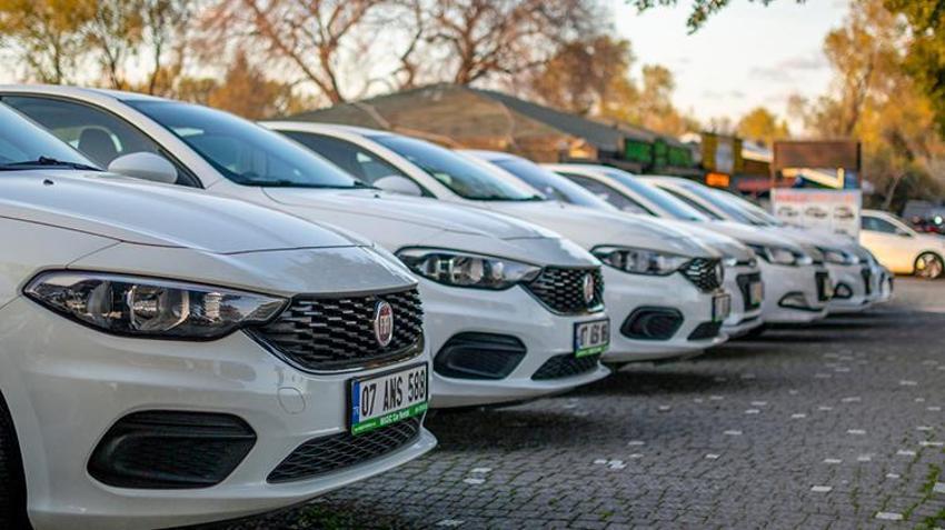Araba alacaklar için kritik uyarı! İkinci elde balon resmen patladı, fiyatlar düşmeye başladı 