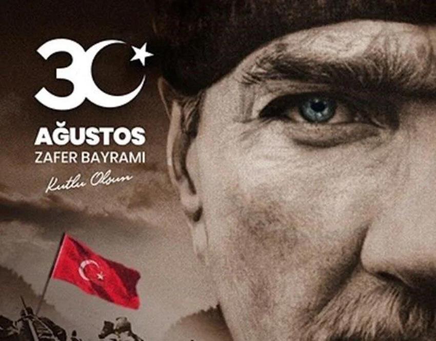 Ünlülerin 30 Ağustos Zafer Bayramı mesajları