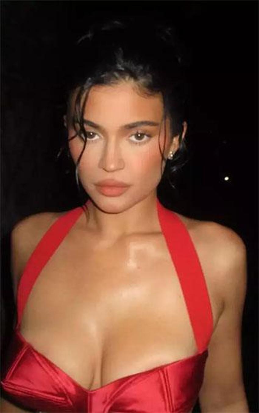 Utanç verici pozlar: Ünlülerin geçmişteki Instagram paylaşımları ortaya çıktı