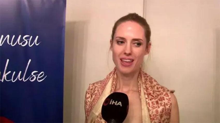 Doğumuna günler kaldı: Wilma Elles karnı burnunda podyuma çıktı