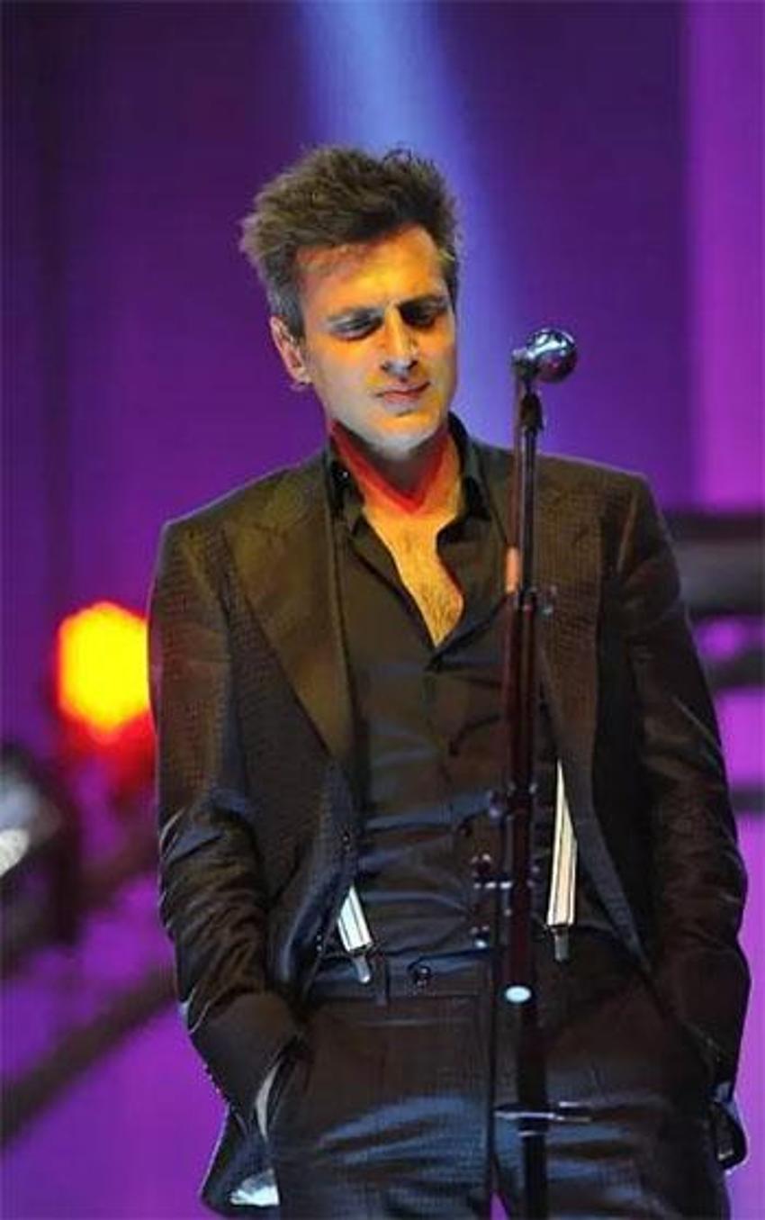 Ünlü şarkıcı Teoman basın mensuplarını konserinden kovdu